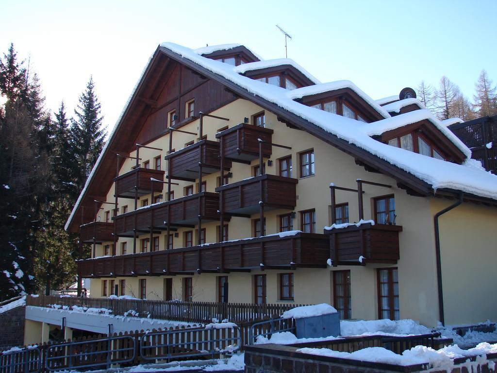 Nevesole Folgarida Resort Aparthotel Exterior foto