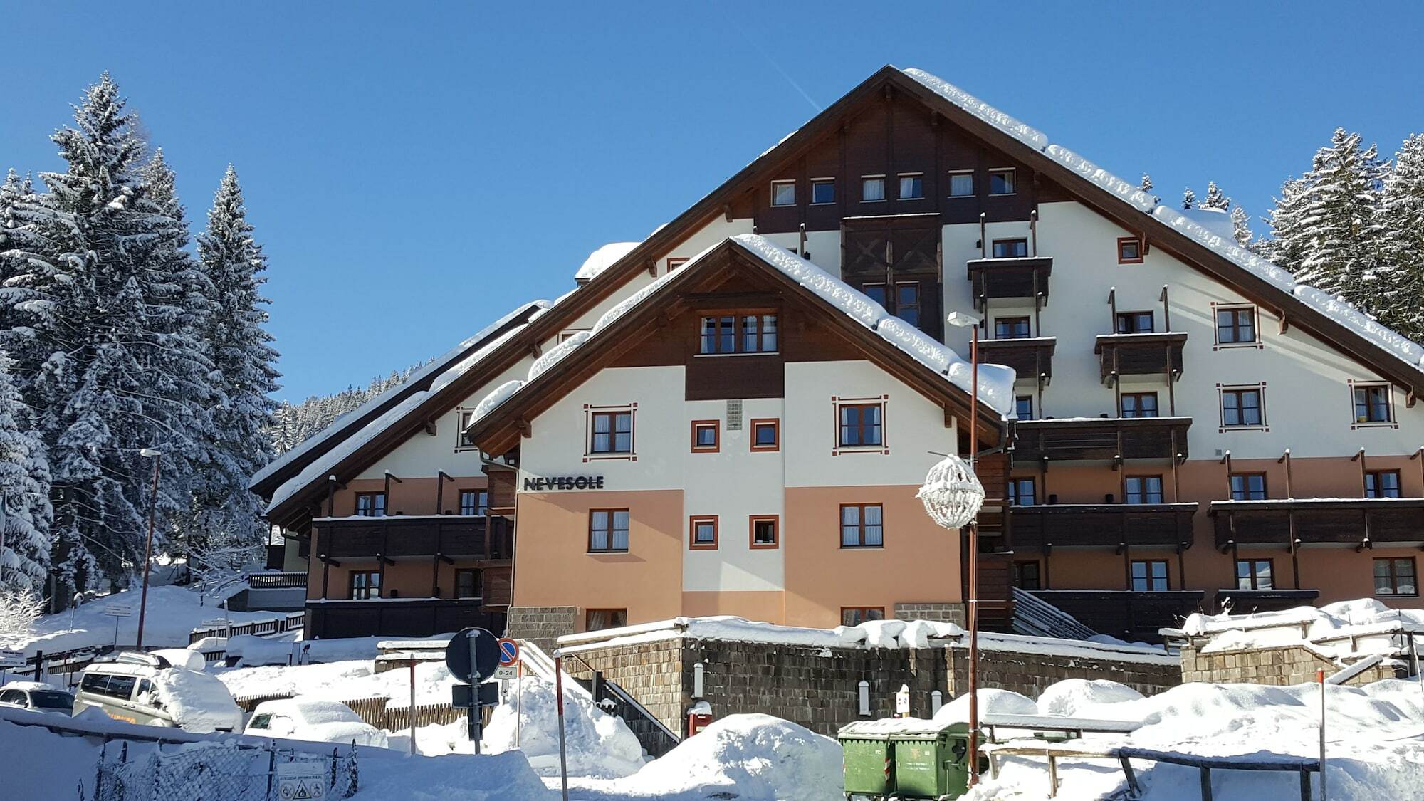 Nevesole Folgarida Resort Aparthotel Exterior foto